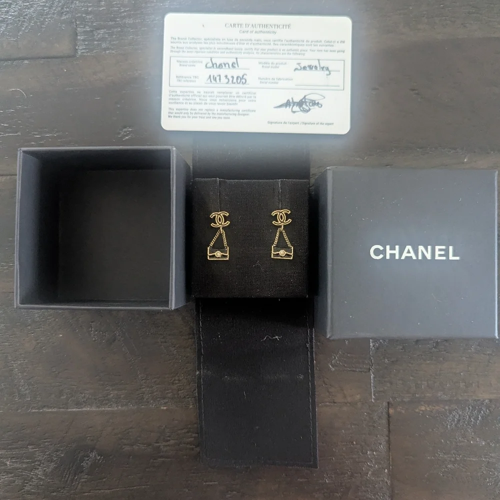 Chanel Black Enamel Bag Dangle Earrings with Pearl Accent Authentic Vintage - Picture 8 of 10
